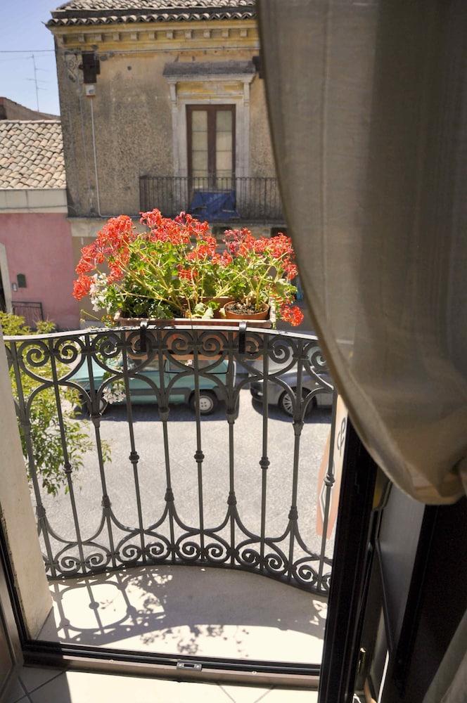 مبيت وإفطار نيكولوسي Casa Al Centro Storico المظهر الخارجي الصورة